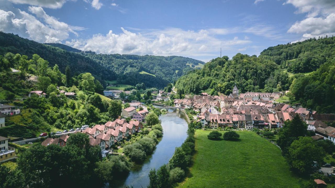 Peanut Medieval Lodge Saint-Ursanne Dış mekan fotoğraf