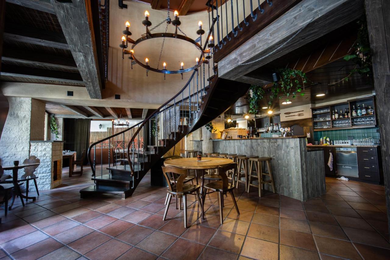 Peanut Medieval Lodge Saint-Ursanne Dış mekan fotoğraf