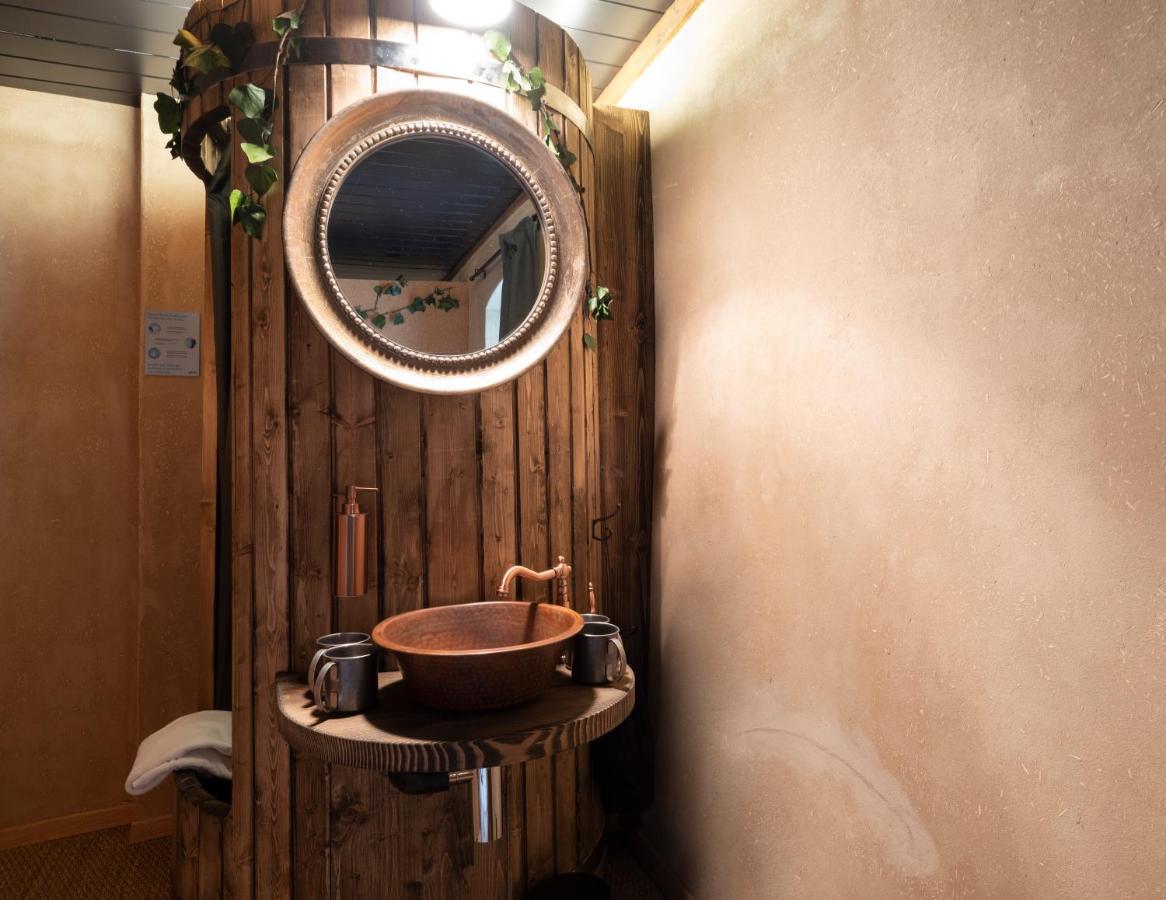 Peanut Medieval Lodge Saint-Ursanne Dış mekan fotoğraf